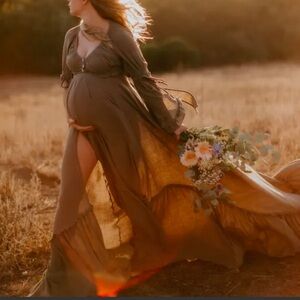 Maternity photo shoot dress.